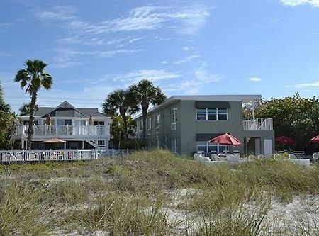 Schooner Hotel St. Pete Beach Buitenkant foto