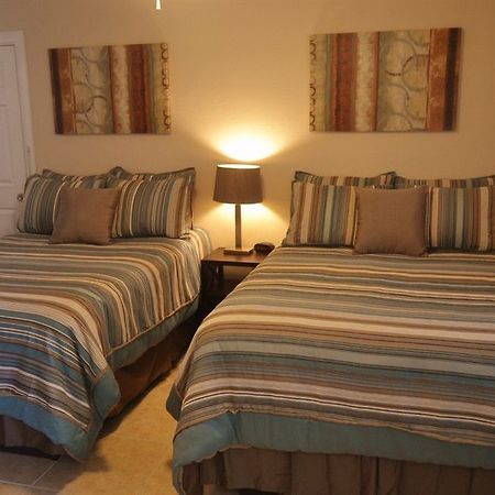 Schooner Hotel St. Pete Beach Buitenkant foto