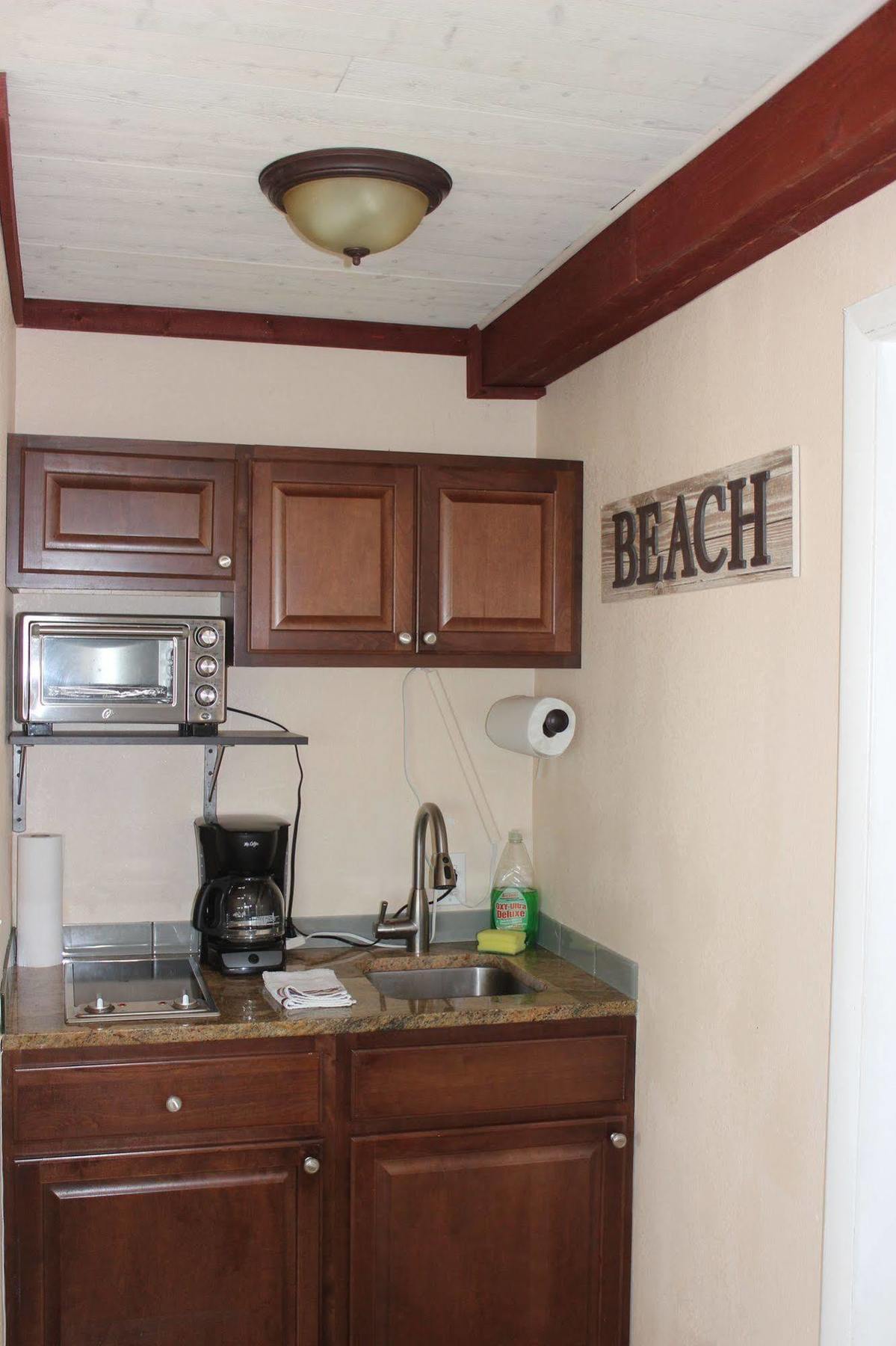 Schooner Hotel St. Pete Beach Buitenkant foto